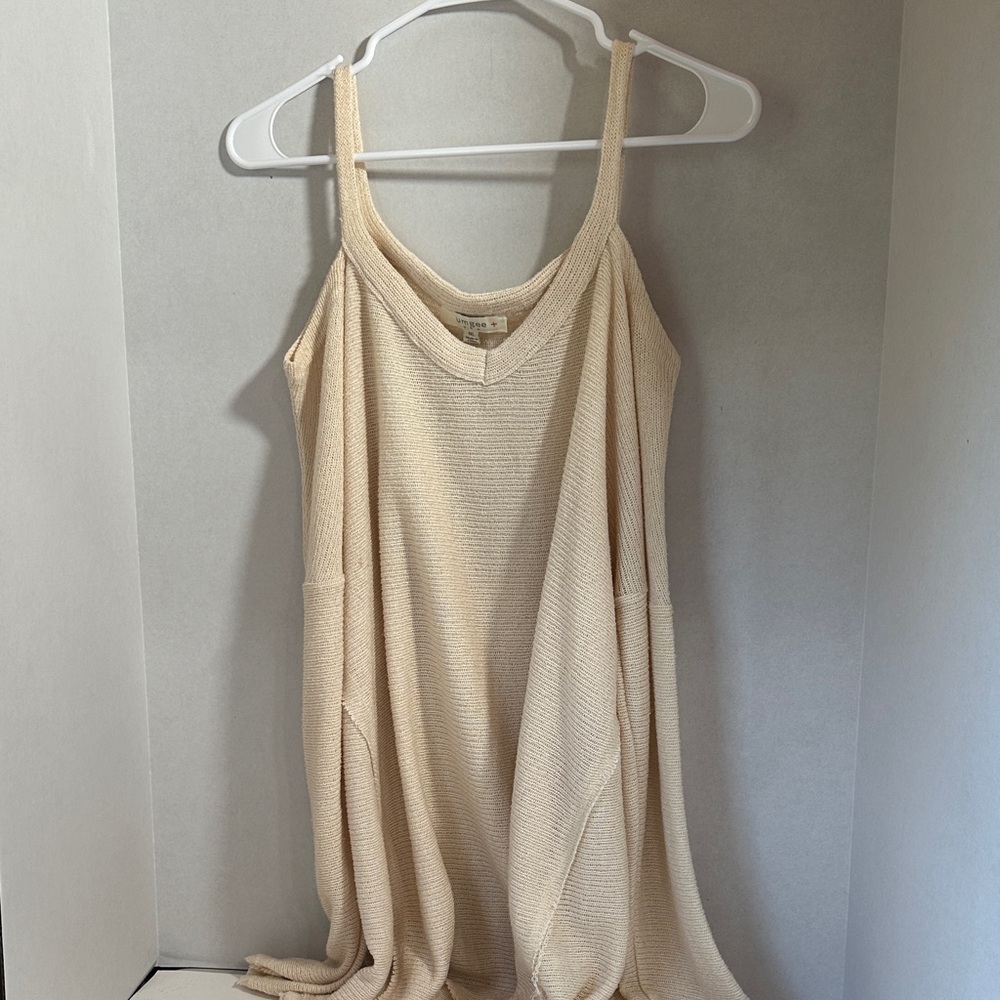 Umgee + USA oatmeal colored cold shoulder lightweight sweater size 1XL